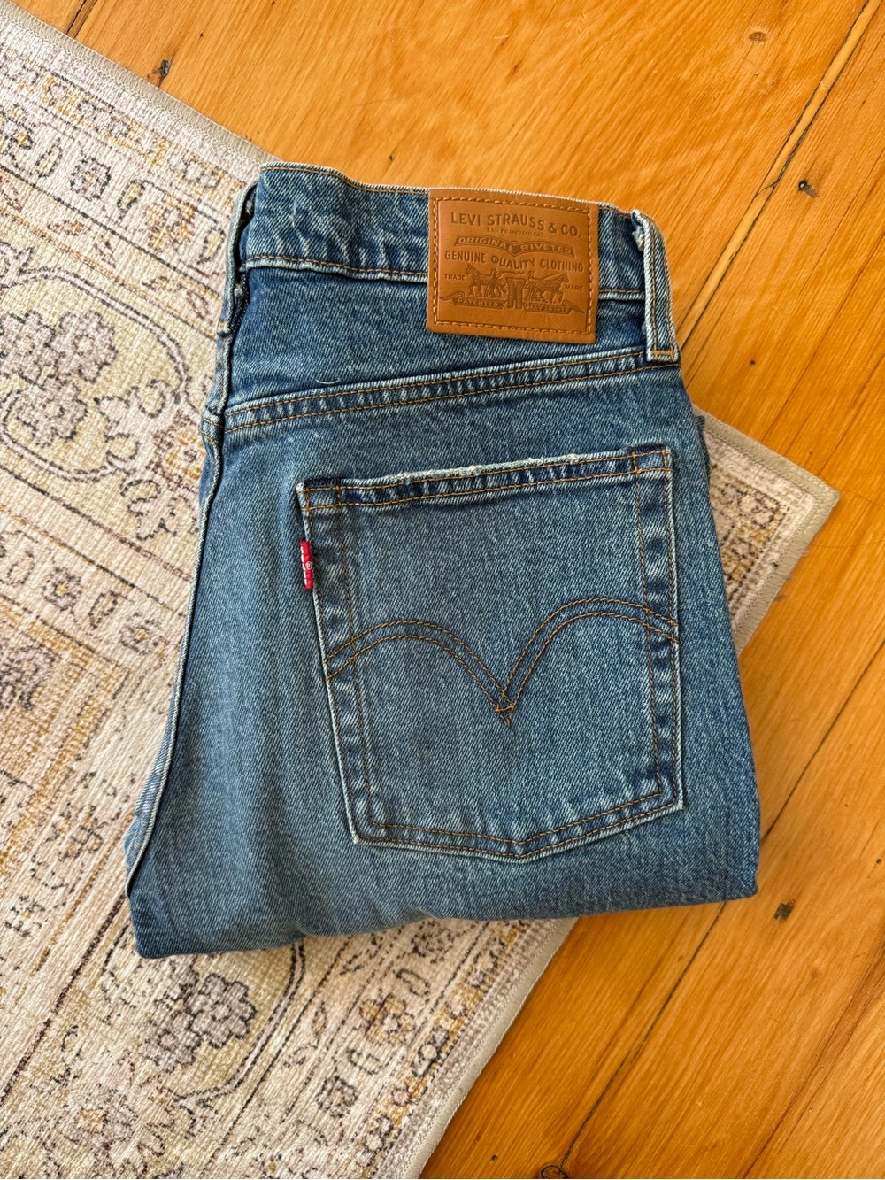 NWT: Levi’s premium wedgie 27x28 - Picture 2 of 4
